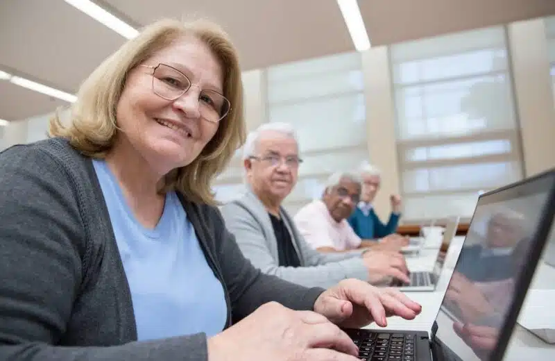 Les avancées technologiques au service du bien-être des seniors pendant la retraite