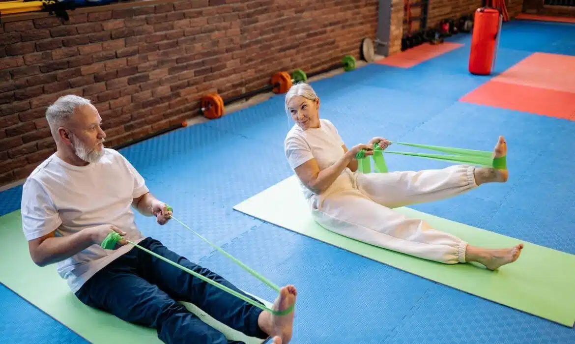 Rester actif et en forme après 60 ans : les activités indispensables à adopter