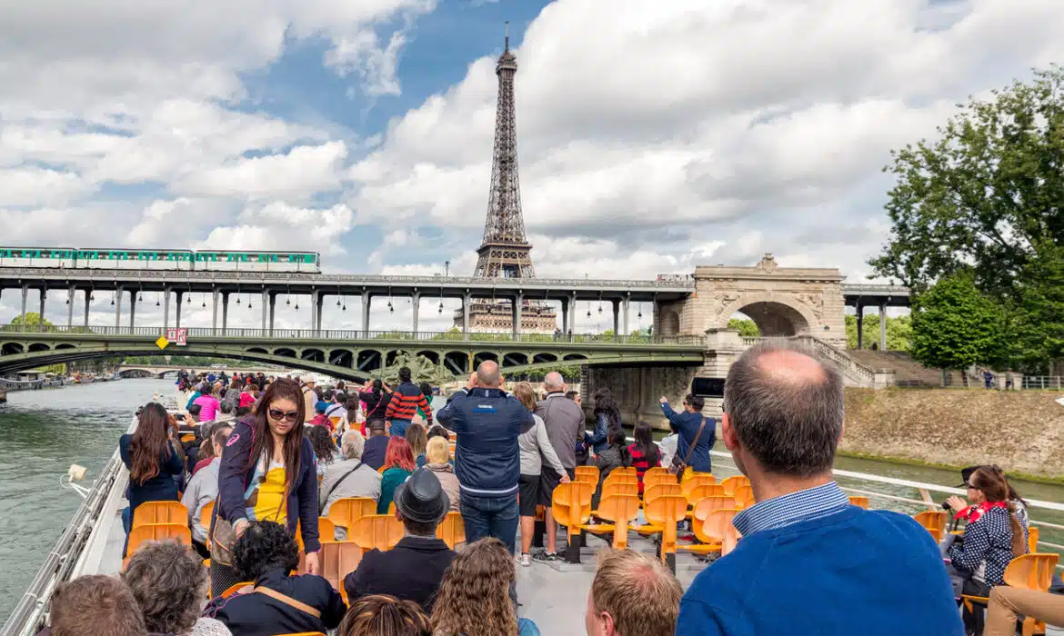 Une sortie à Paris pour un club du 3e âge